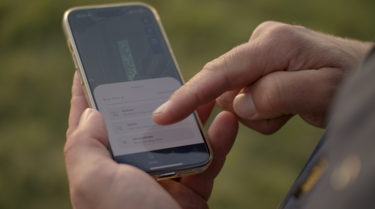Farmer using app2